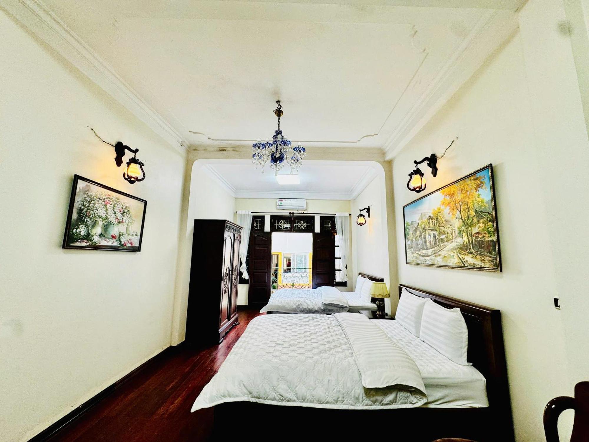 Autumn House Hangdao * Hanoi
